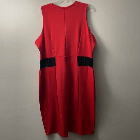 Eloquii Keyhole Sheath Dress - Picture 4 of 4
